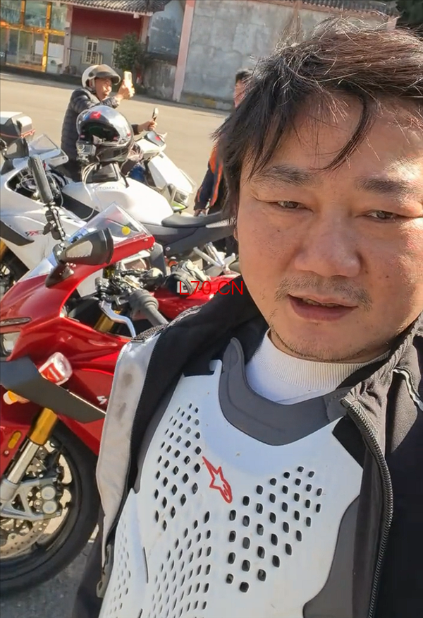 为了安全！张雪为新车设置了500km新手模式：电控拉满非常平顺