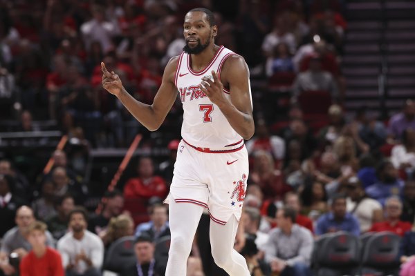 KD: 本场是很好的检验 我们本来控制着比赛 然后他们派上了库里